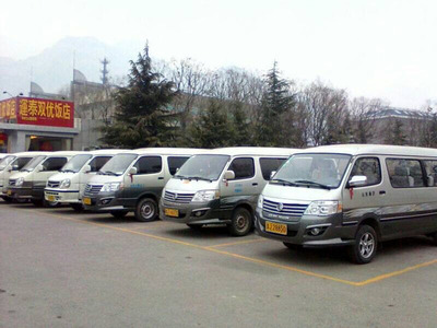 泰安榮泰汽車服務 專業(yè)酒店接送用車解決方案，價格透明服務優(yōu)
